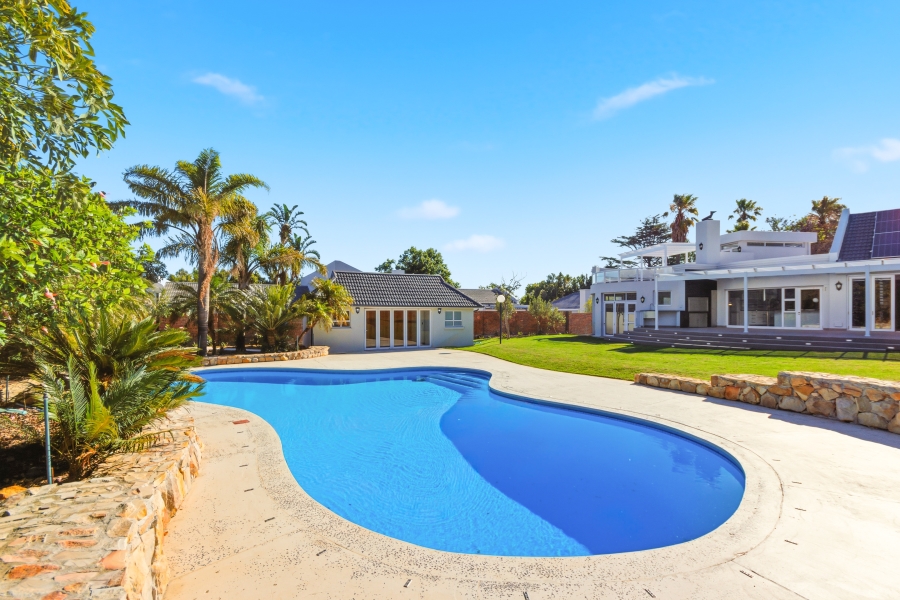 4 Bedroom Property for Sale in Golden Hill Western Cape